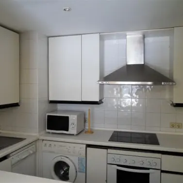 Sale of middle floor apartment in Puerto Banús