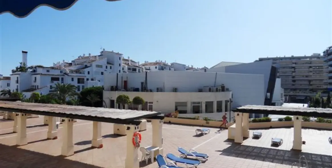 Продажа апартаментов на среднем этаже в Puerto Banús 13