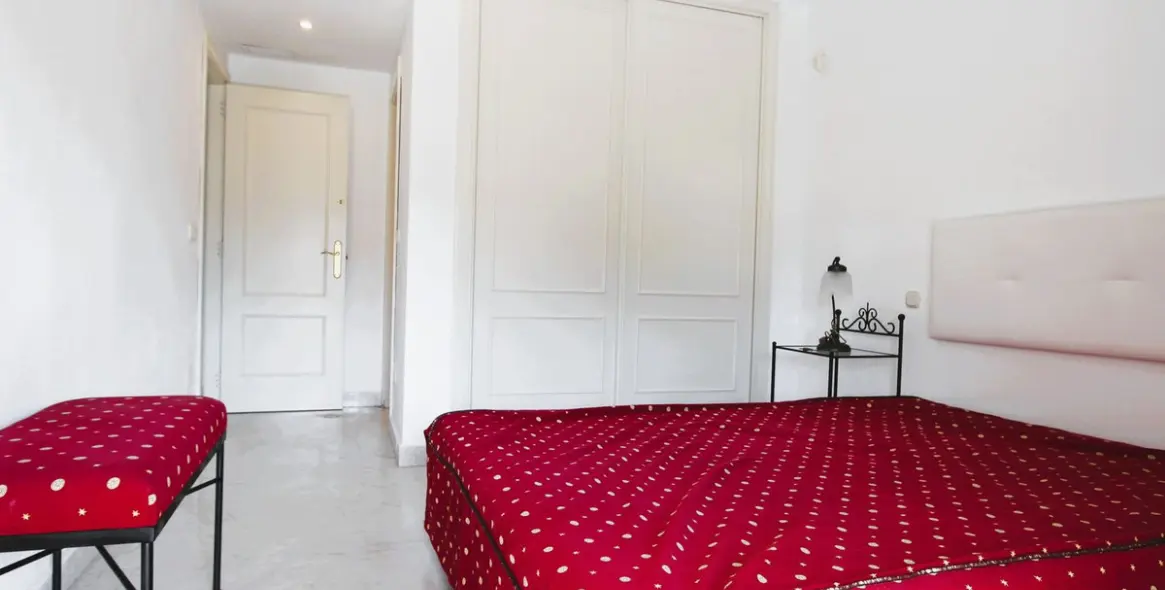 Продажа апартаментов на среднем этаже в Puerto Banús 14