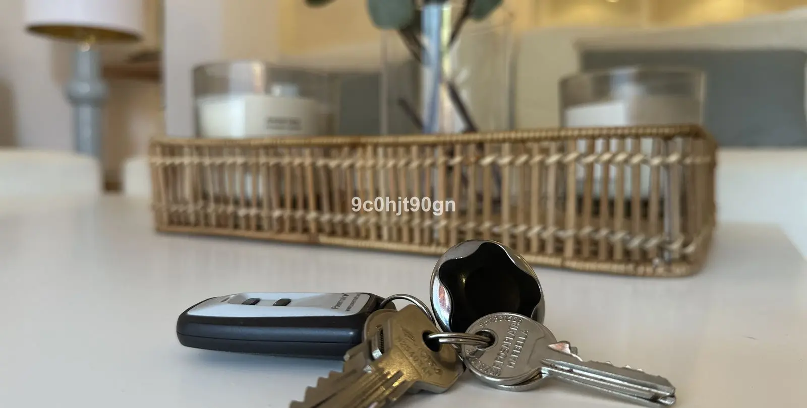 Sale of middle floor apartment in Elviria 1