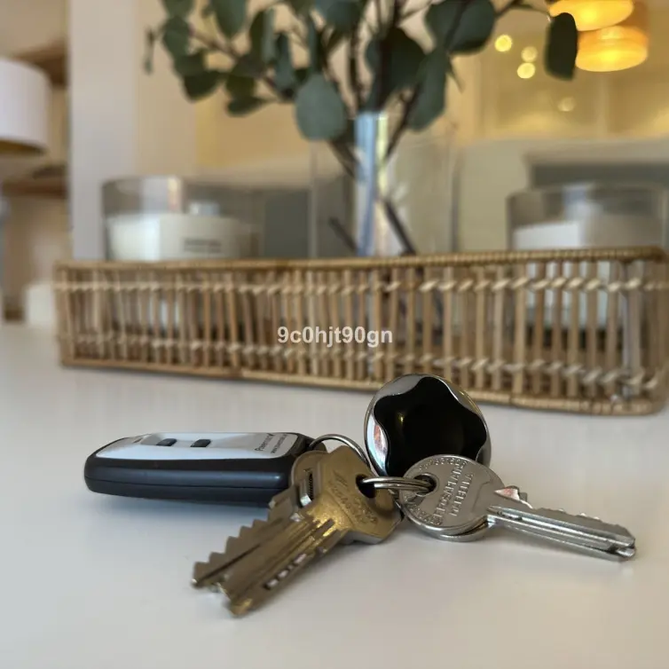 Sale of middle floor apartment in Elviria