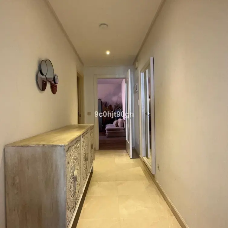 Sale of middle floor apartment in Elviria