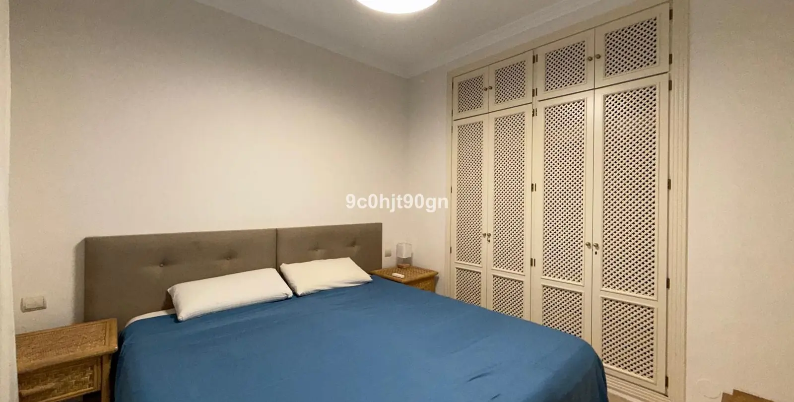 Sale of middle floor apartment in Elviria 16