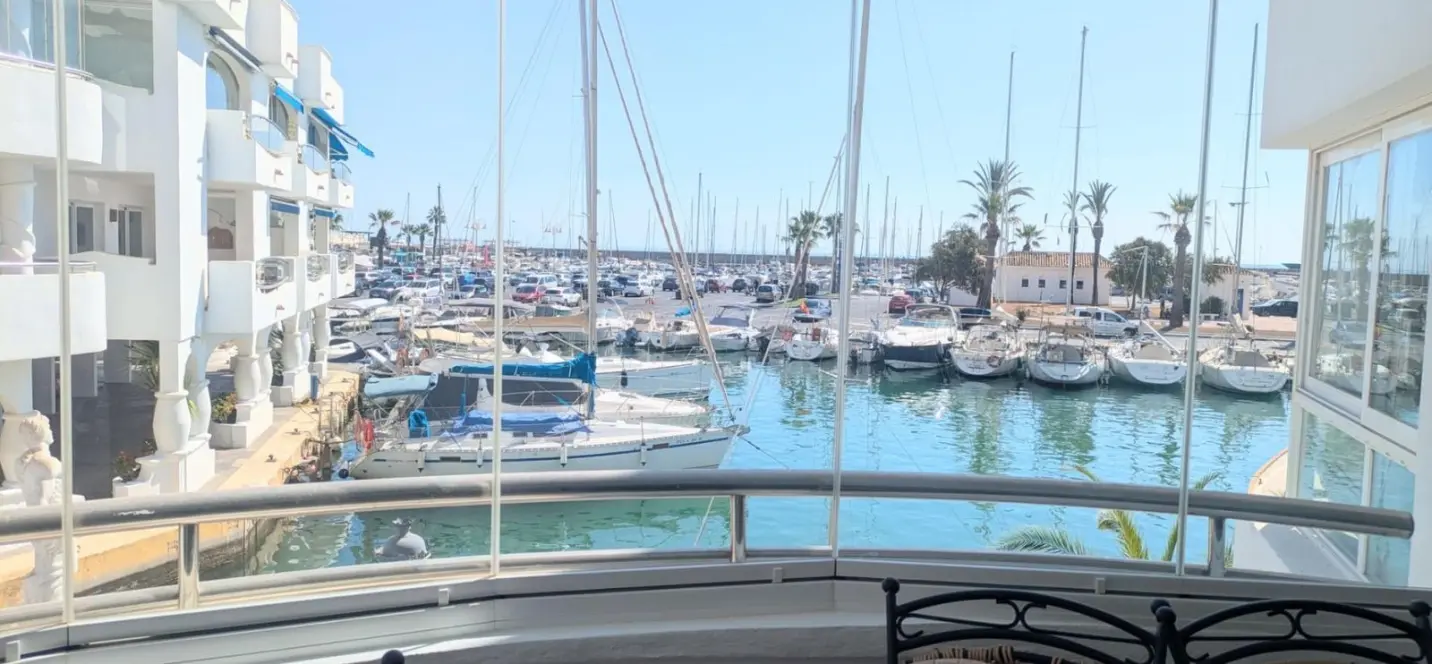Venta de apartamento en planta media en Benalmadena 1