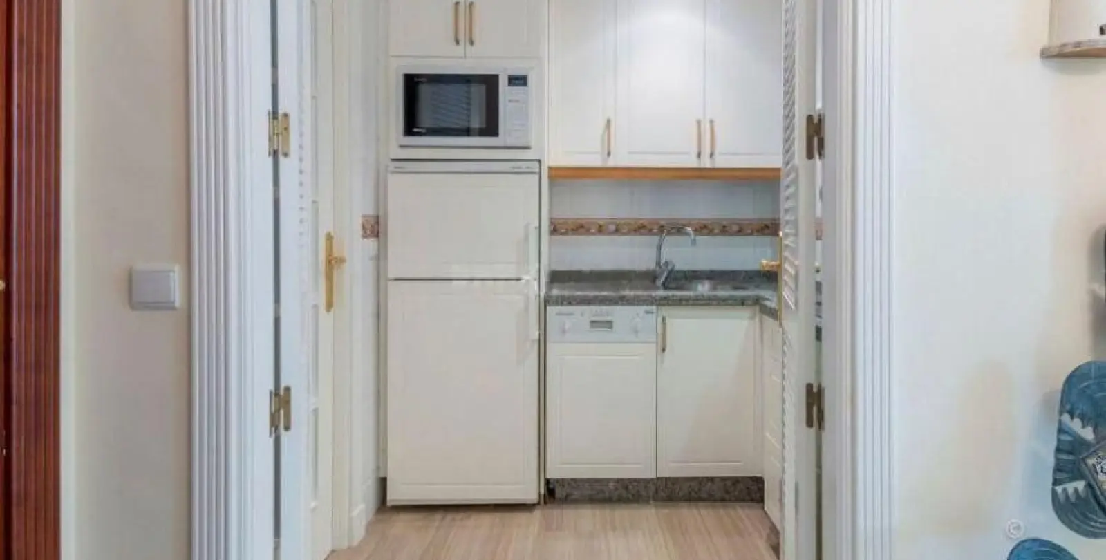 Venta de apartamento en planta media en Benalmadena 11
