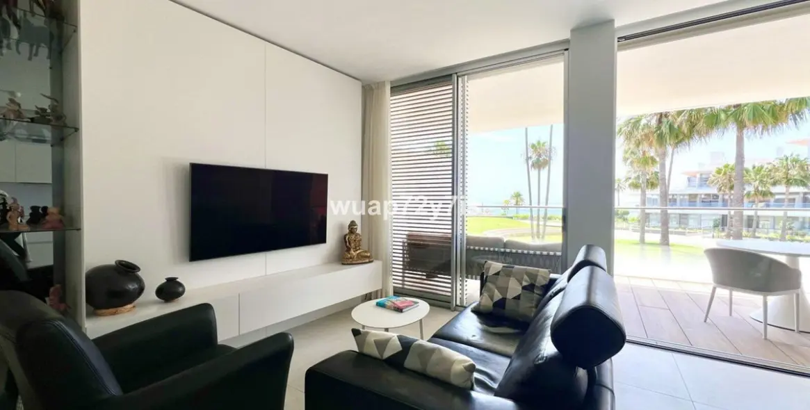 Sale of middle floor apartment in Estepona 5