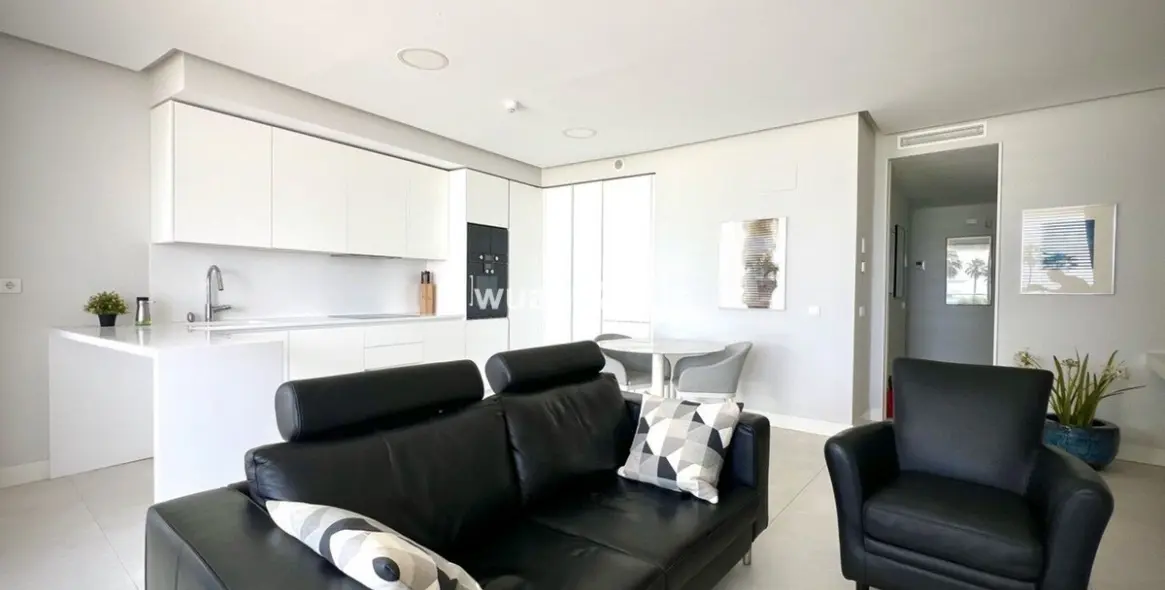 Sale of middle floor apartment in Estepona 9