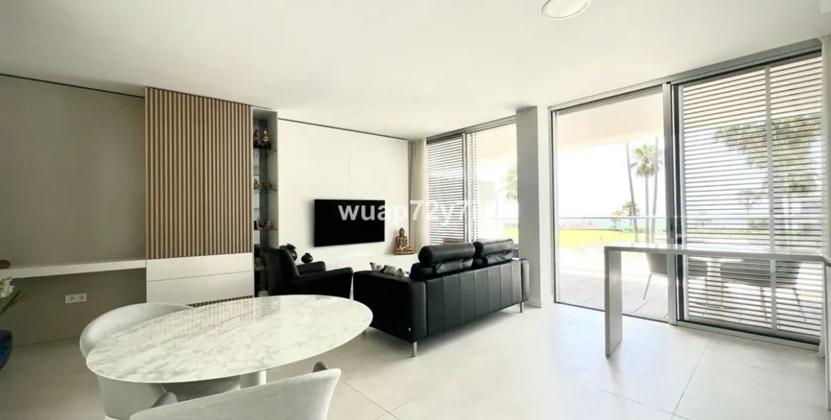 Sale of middle floor apartment in Estepona 11