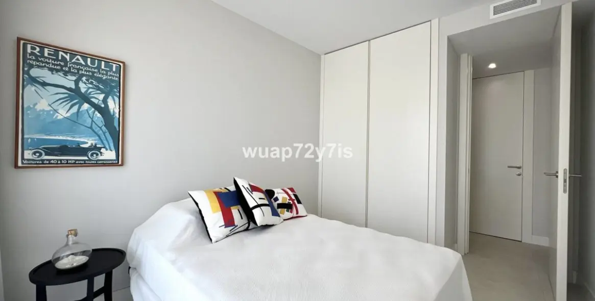 Sale of middle floor apartment in Estepona 20