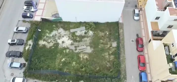 Venta de parcela residencial en Cancelada 1