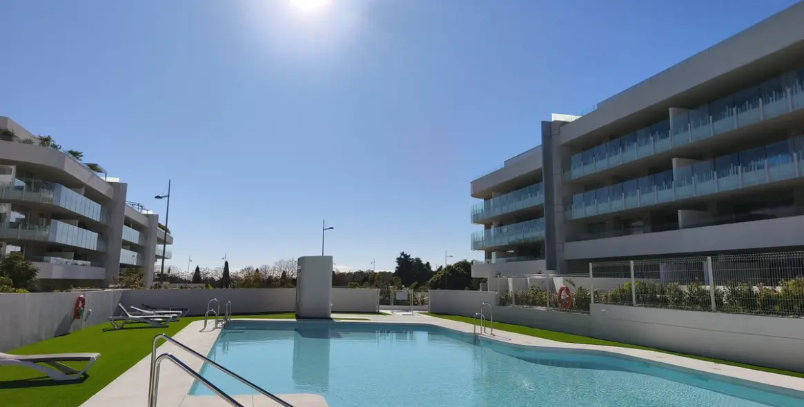 Sale of middle floor apartment in San Pedro de Alcántara 1