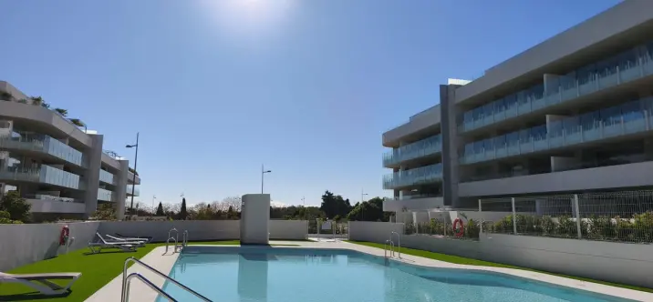 Sale of middle floor apartment in San Pedro de Alcántara 0