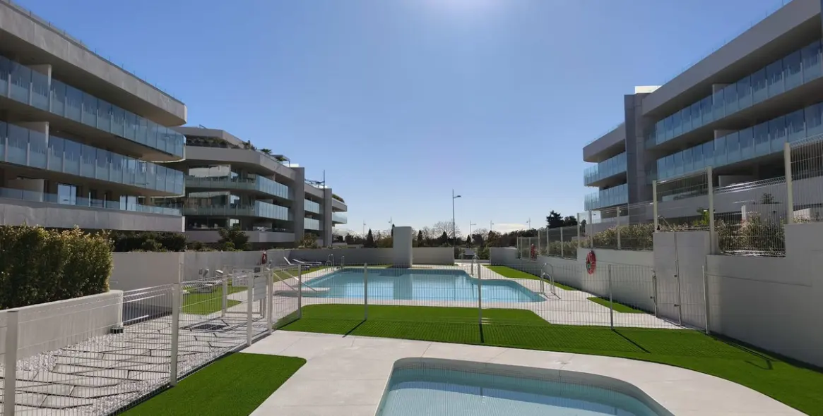 Sale of middle floor apartment in San Pedro de Alcántara 3
