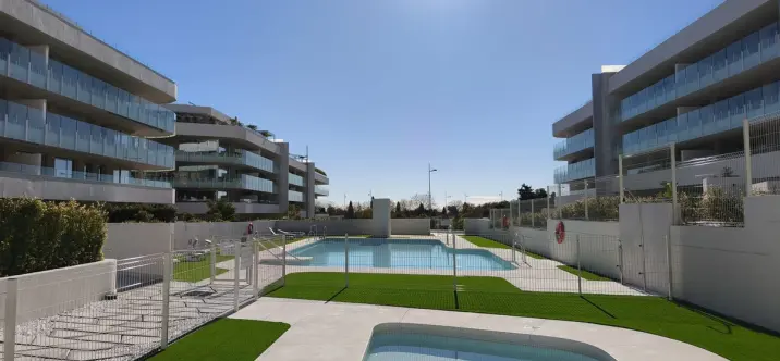 Sale of middle floor apartment in San Pedro de Alcántara 2