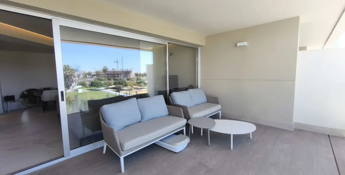 Sale of middle floor apartment in San Pedro de Alcántara 8