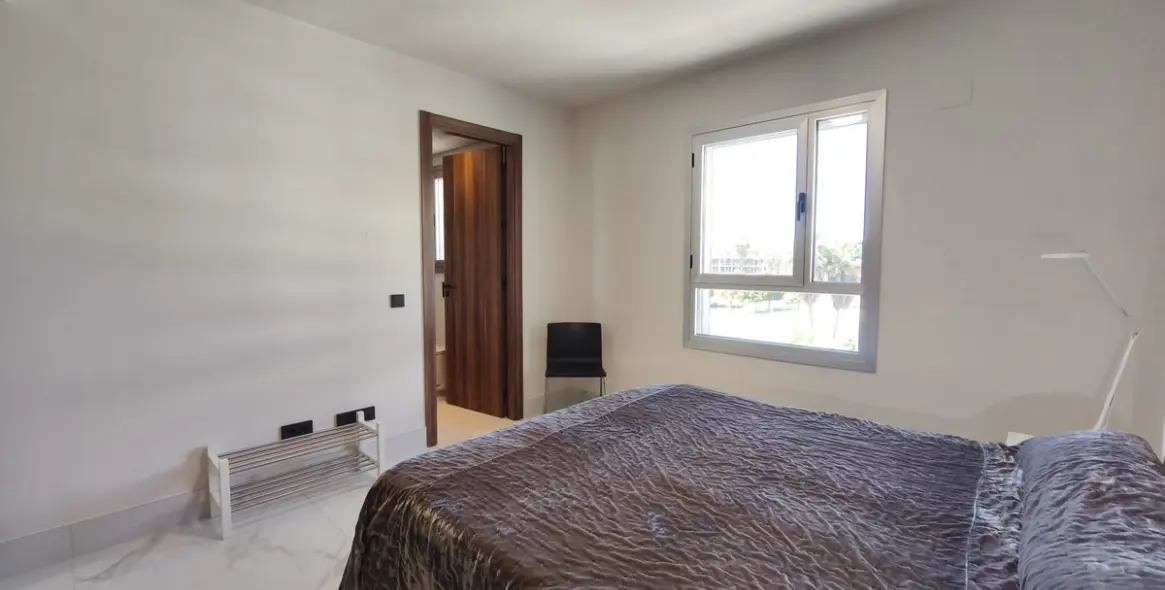 Sale of middle floor apartment in San Pedro de Alcántara 14