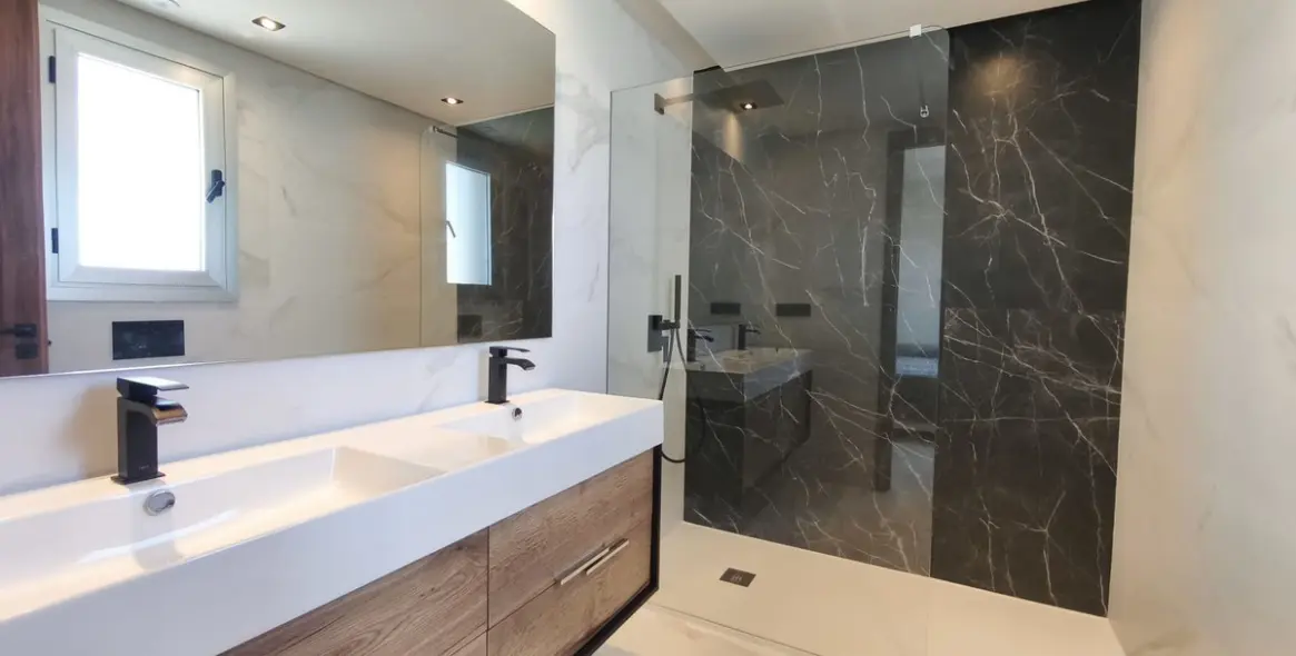 Sale of middle floor apartment in San Pedro de Alcántara 19