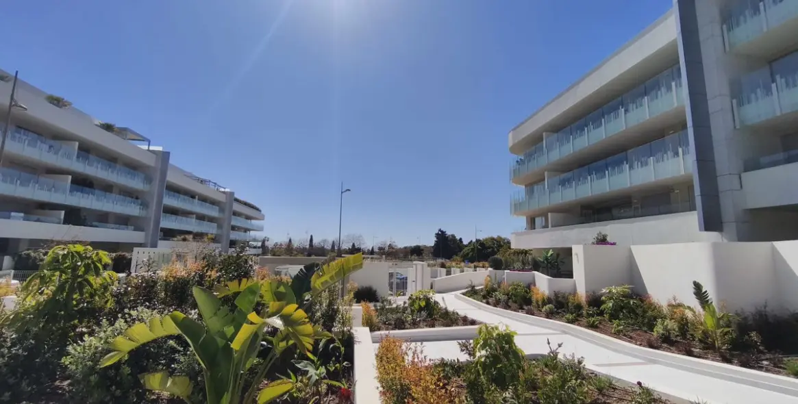 Sale of middle floor apartment in San Pedro de Alcántara 23