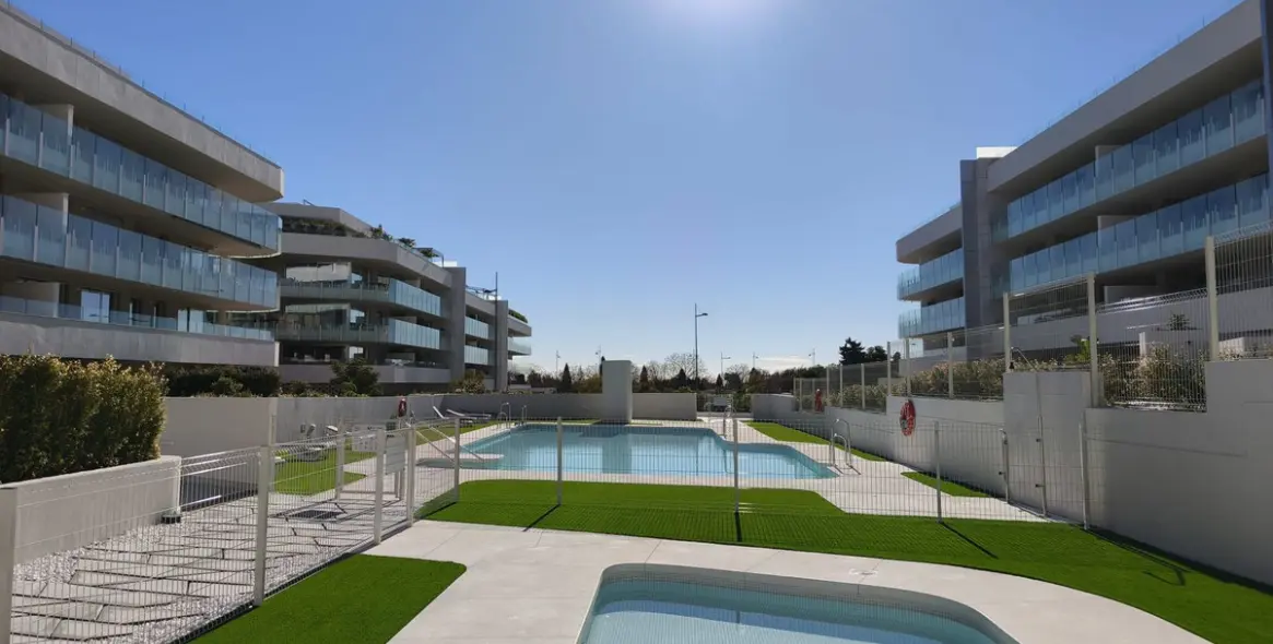 Sale of middle floor apartment in San Pedro de Alcántara 25