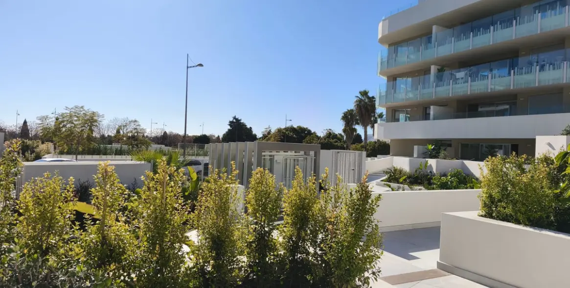 Sale of middle floor apartment in San Pedro de Alcántara 28