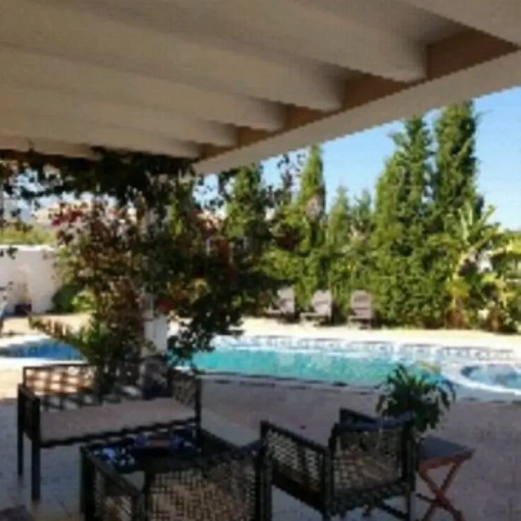 Sale of detached villa in El Pinillo