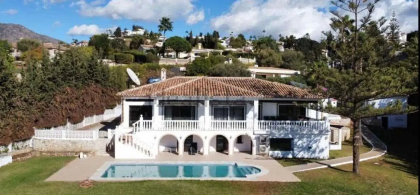 Sale of detached villa in Mijas 0