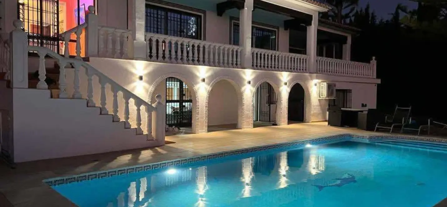 Sale of detached villa in Mijas 1