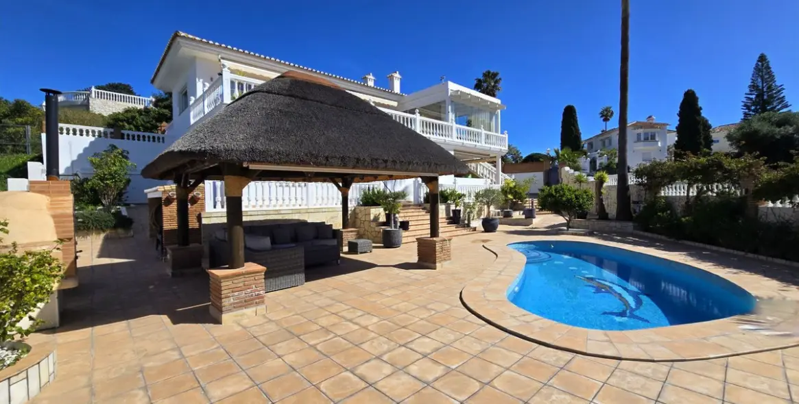 Продажа  отдельно стоящей виллы в Cerros del Aguila 1