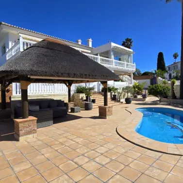 Продажа  отдельно стоящей виллы в Cerros del Aguila