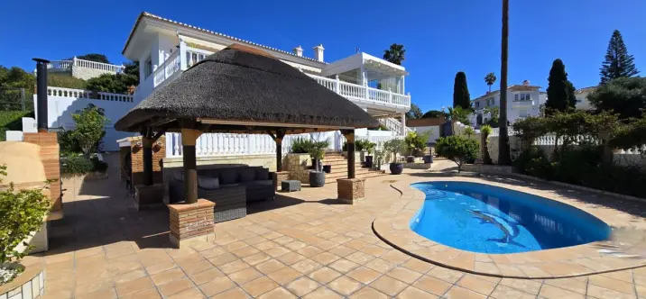 Продажа  отдельно стоящей виллы в Cerros del Aguila 0