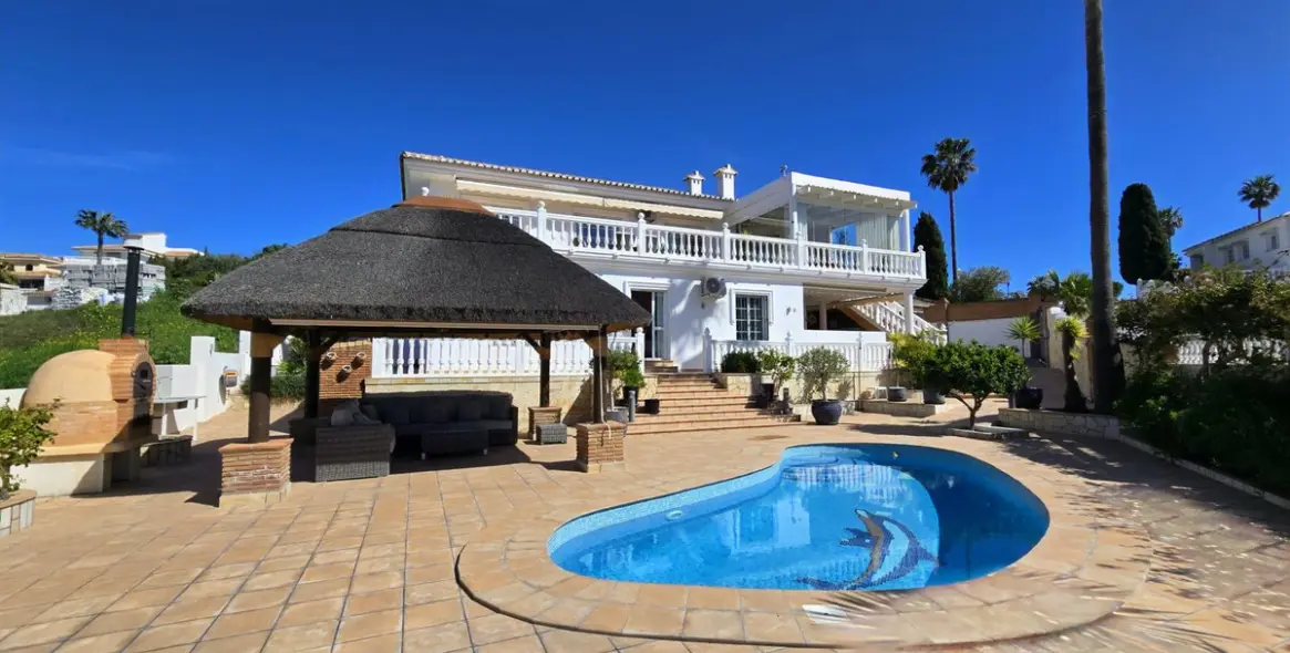 Продажа  отдельно стоящей виллы в Cerros del Aguila 2