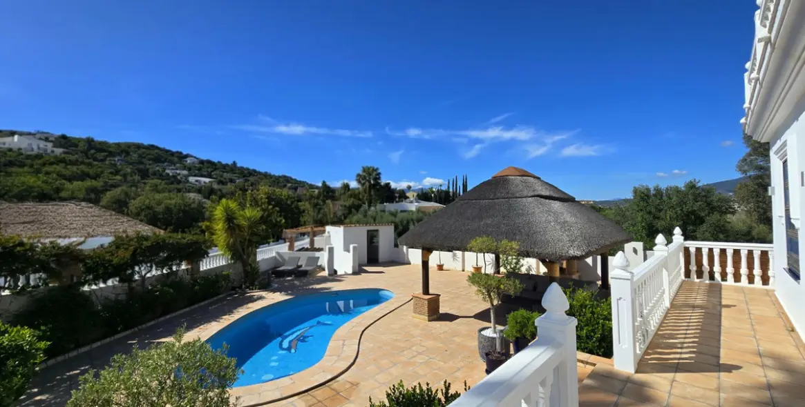 Продажа  отдельно стоящей виллы в Cerros del Aguila 3