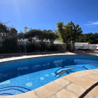 Продажа  отдельно стоящей виллы в Cerros del Aguila