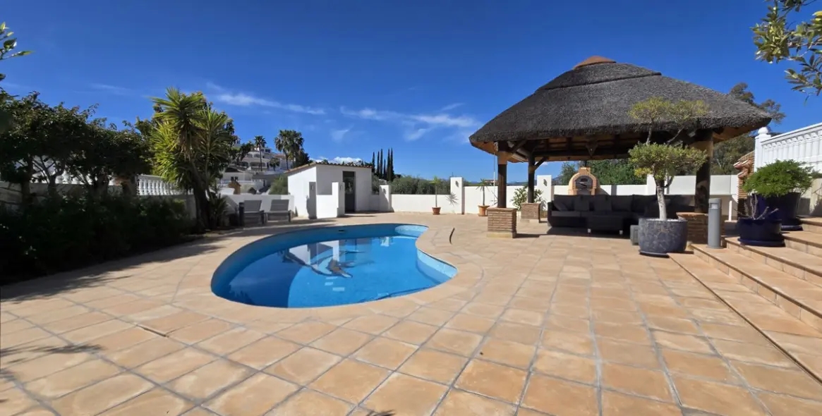 Продажа  отдельно стоящей виллы в Cerros del Aguila 5