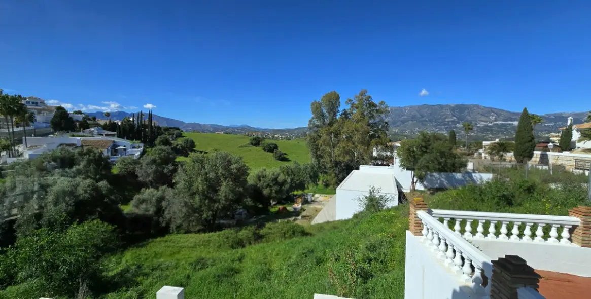 Продажа  отдельно стоящей виллы в Cerros del Aguila 9