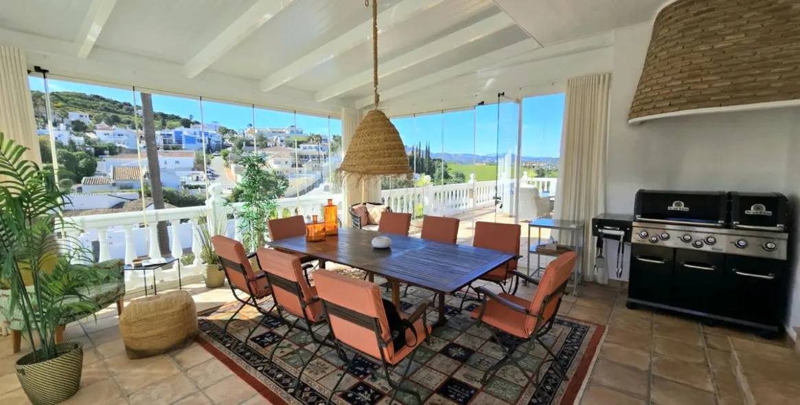 Продажа  отдельно стоящей виллы в Cerros del Aguila 17