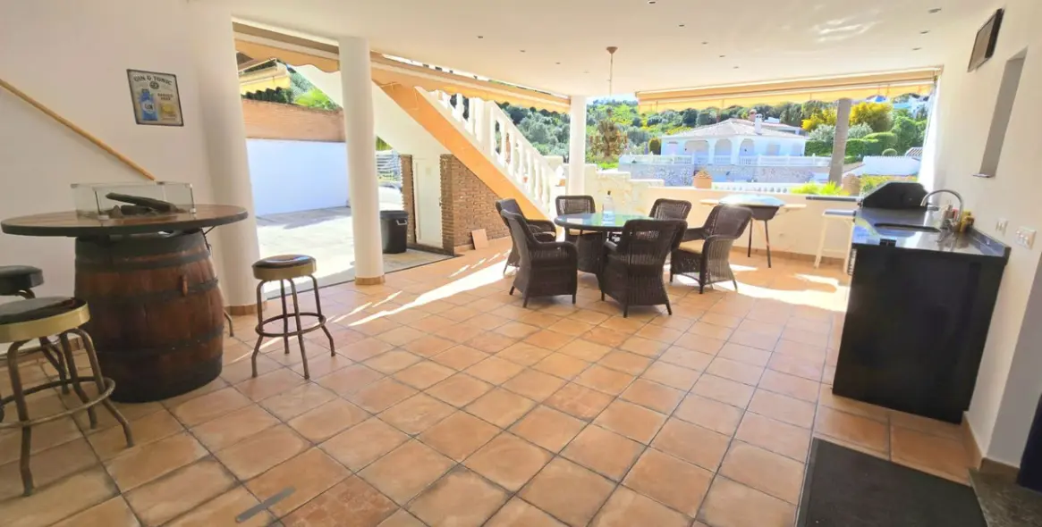 Продажа  отдельно стоящей виллы в Cerros del Aguila 26