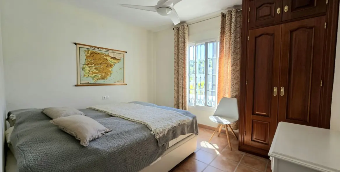 Продажа  отдельно стоящей виллы в Cerros del Aguila 43