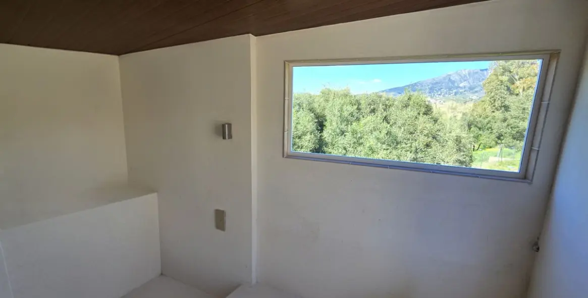 Продажа  отдельно стоящей виллы в Cerros del Aguila 44