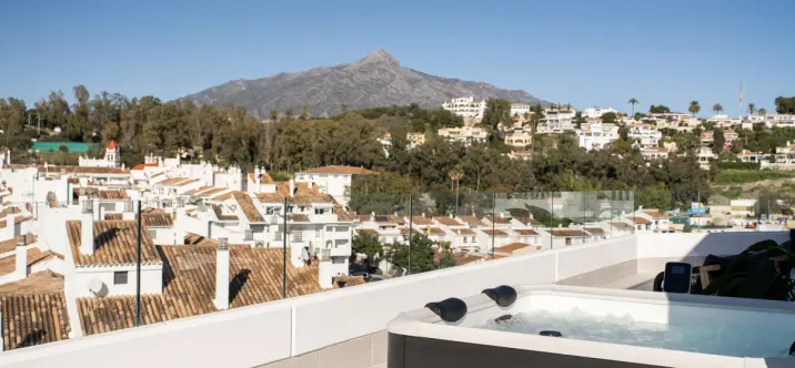 Sale of penthouse in La Campana 1