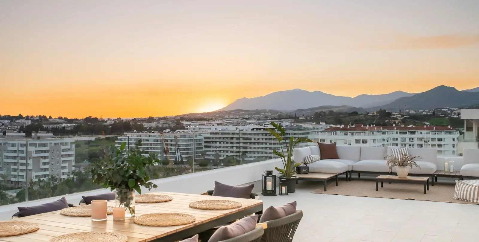 Sale of penthouse in La Campana 22