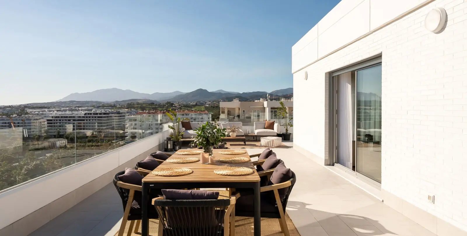Sale of penthouse in La Campana 26