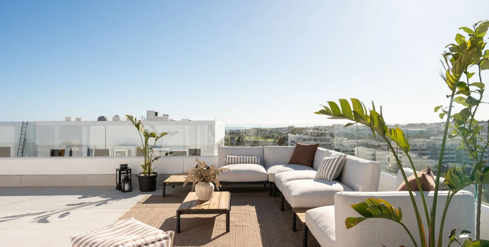 Sale of penthouse in La Campana 28