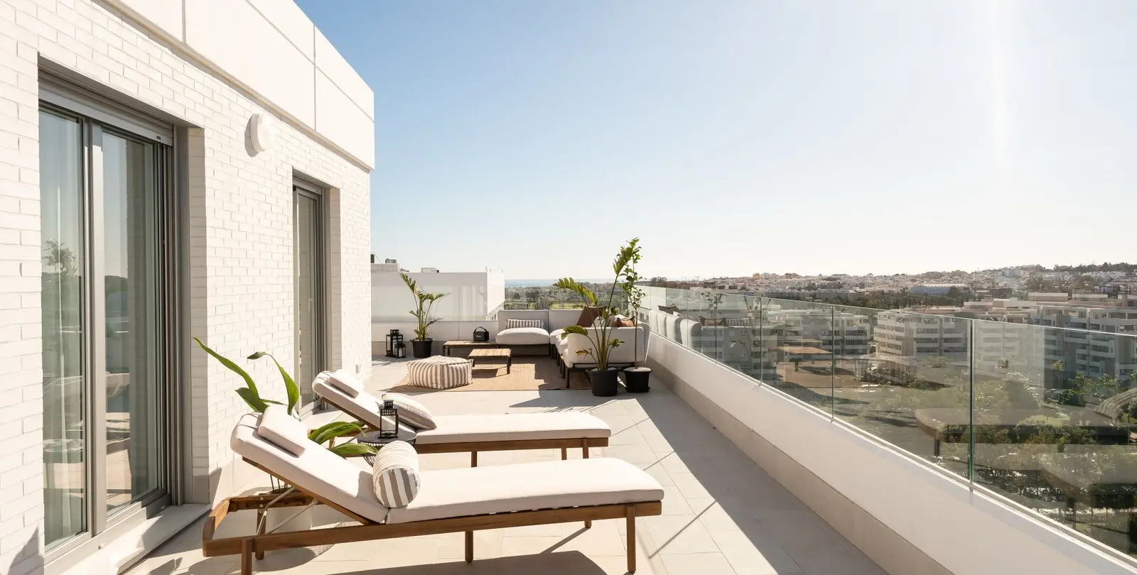 Sale of penthouse in La Campana 29