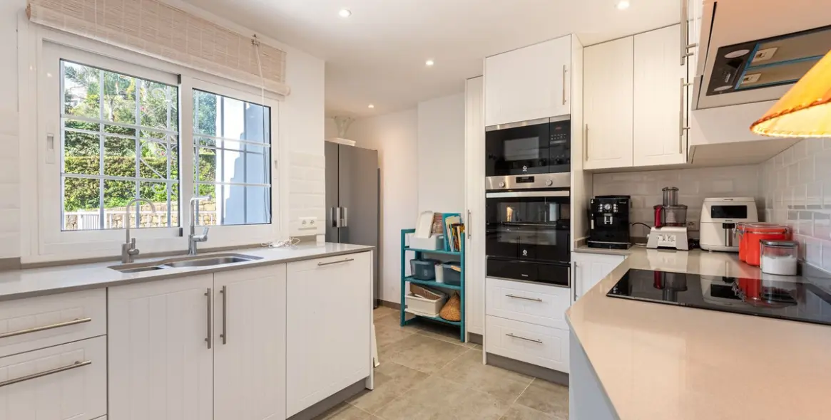 Продажа  отдельно стоящей виллы в Benahavís 11