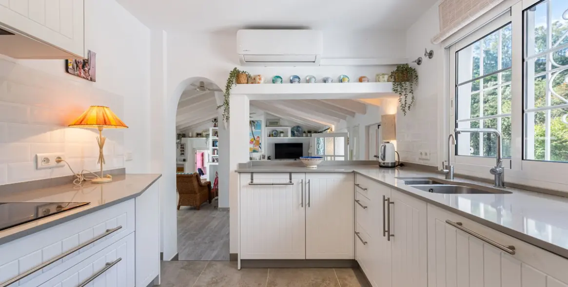 Продажа  отдельно стоящей виллы в Benahavís 12