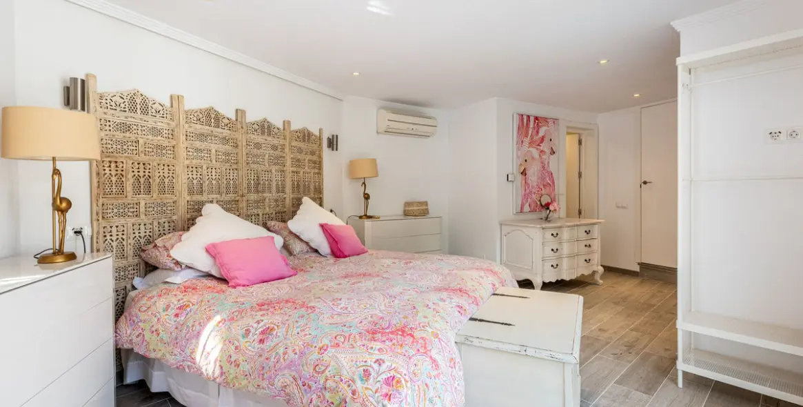 Продажа  отдельно стоящей виллы в Benahavís 16