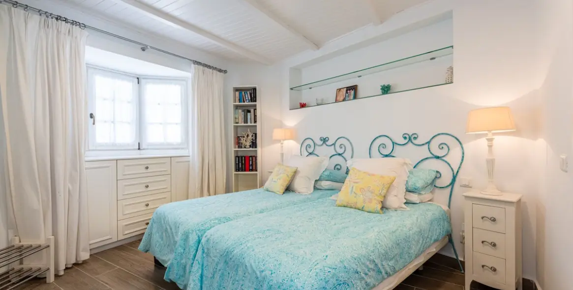 Продажа  отдельно стоящей виллы в Benahavís 22