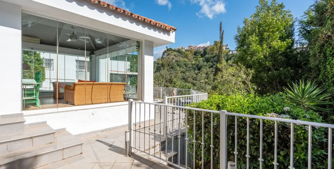 Продажа  отдельно стоящей виллы в Benahavís 27