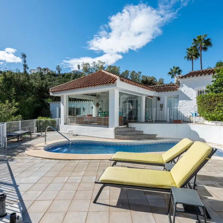 Sale of detached villa in Benahavís